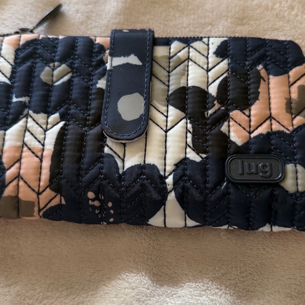 Lug Wallet. NWOT